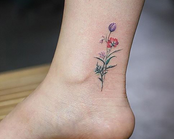 Hình xăm cổ chân ấn tượng lấy ý tưởng từ hoa lá