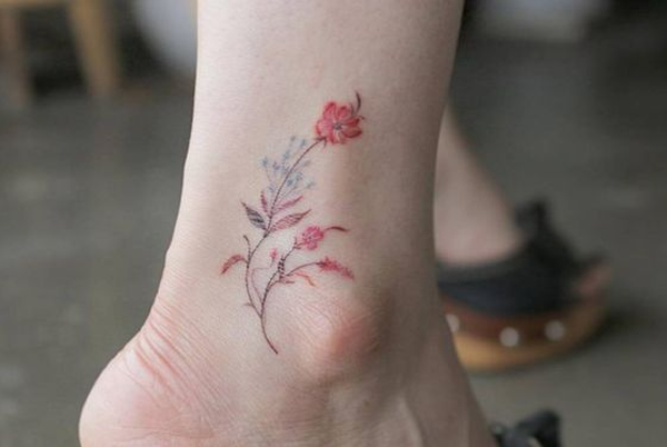 Hình xăm cổ chân lấy ý tưởng từ hoa lá