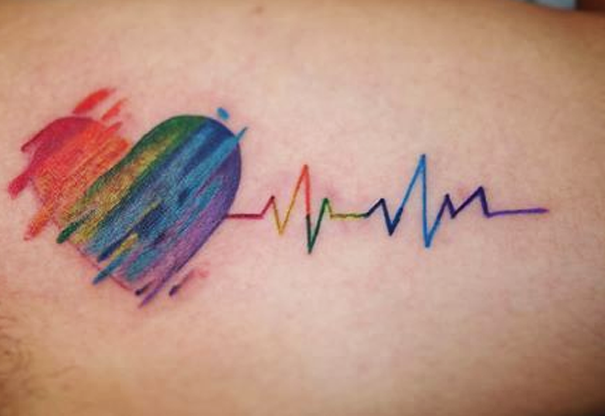 Hình xăm nhịp tim với nhiều màu sắc độc đáo