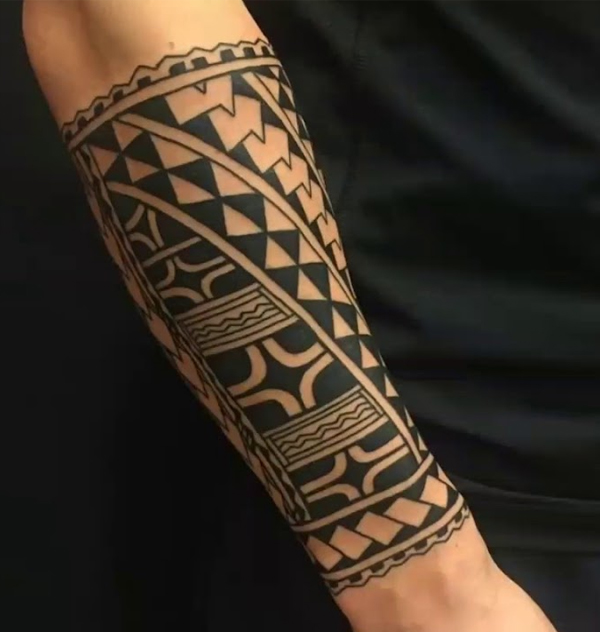 Cánh tay là nơi lý tưởng để thể hiện những hình xăm maori độc đáo