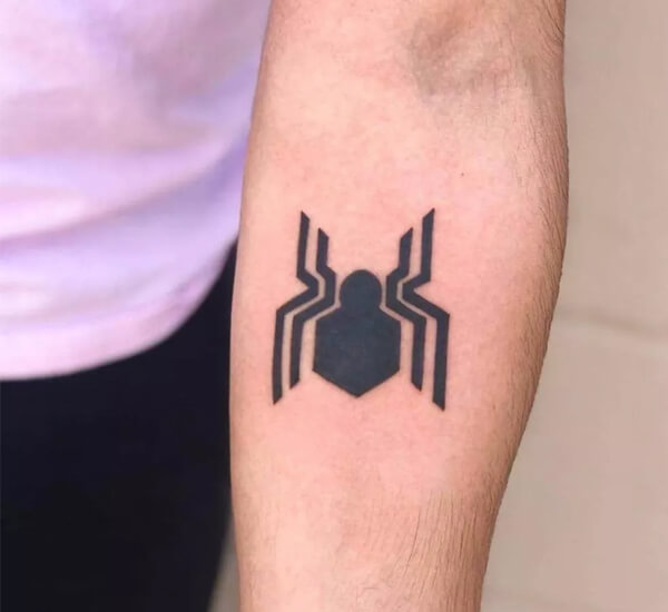 Hình xăm Spiderman trên cánh tay